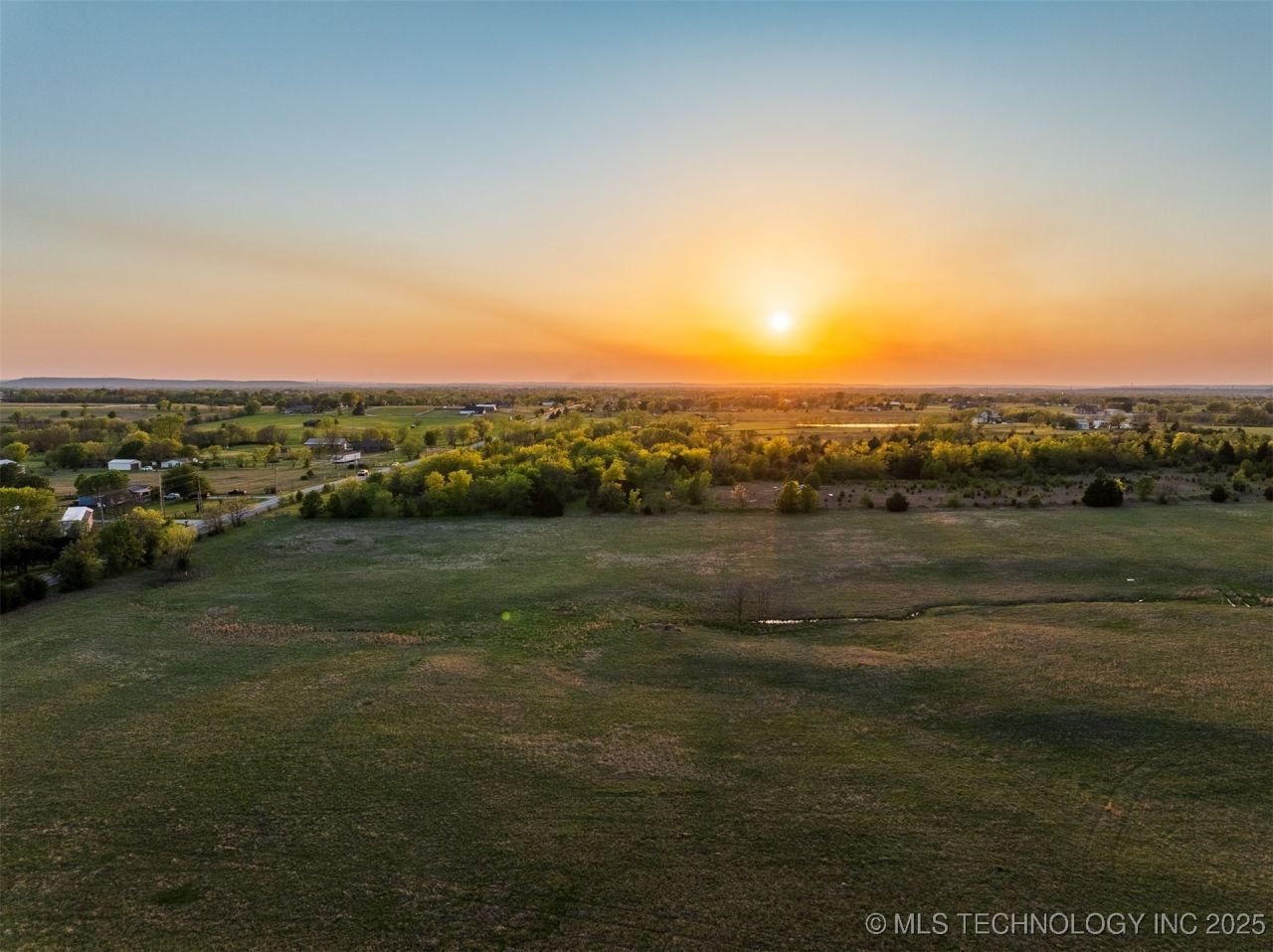 7 N Memorial Drive, Owasso, OK 74055 Main Photo