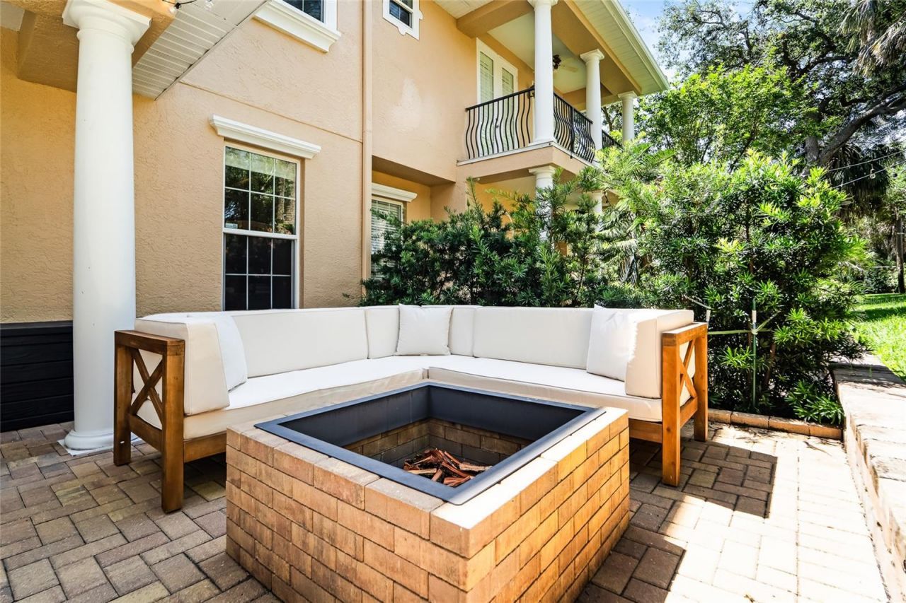 191 Banyan Bay Drive, Saint Petersburg, FL 33705 Photo