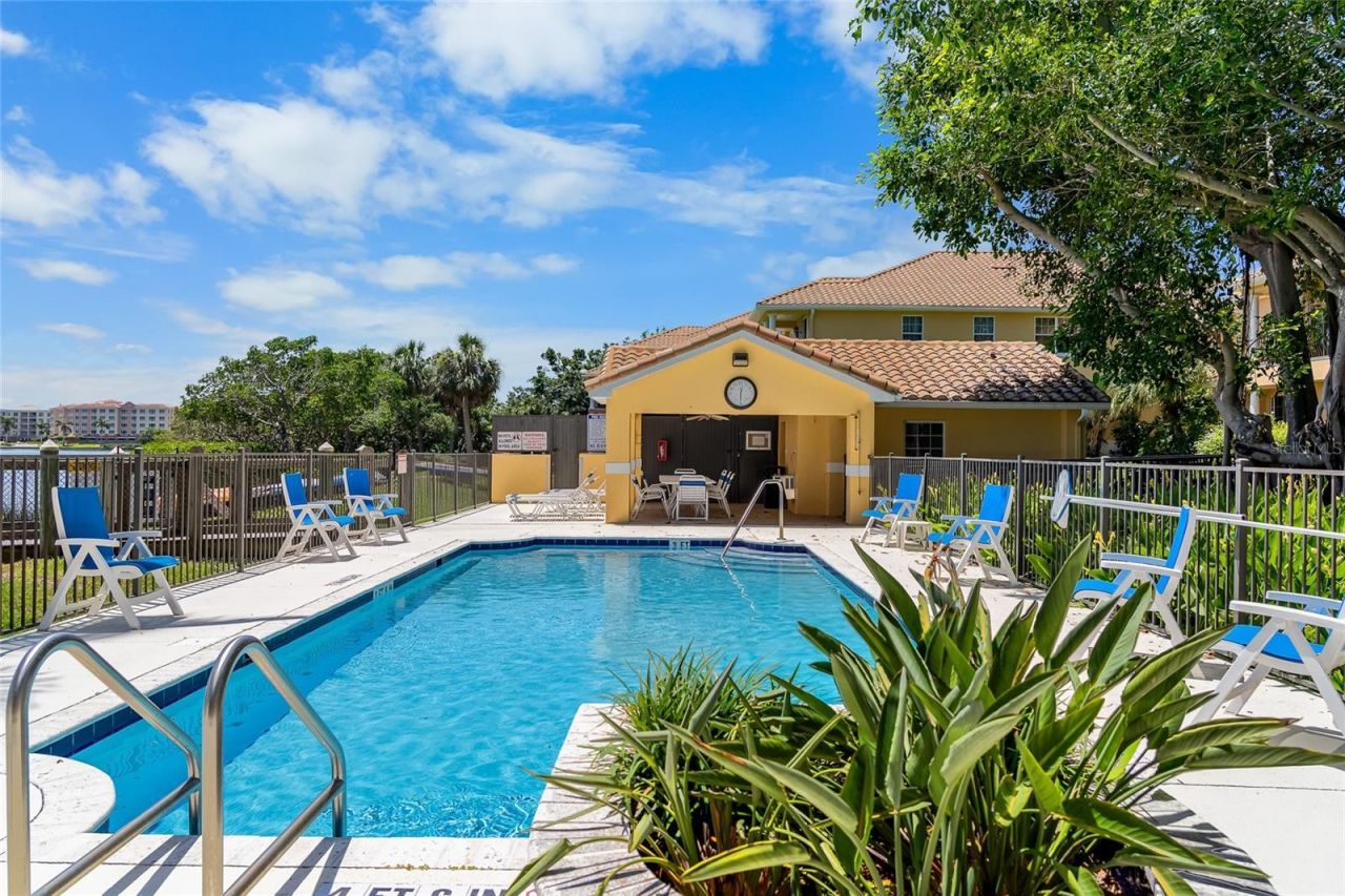 191 Banyan Bay Drive, Saint Petersburg, FL 33705 Photo