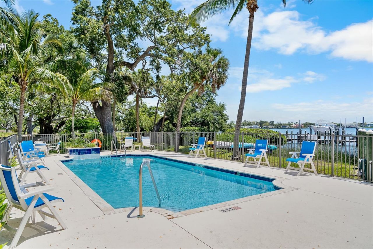 191 Banyan Bay Drive, Saint Petersburg, FL 33705 Photo