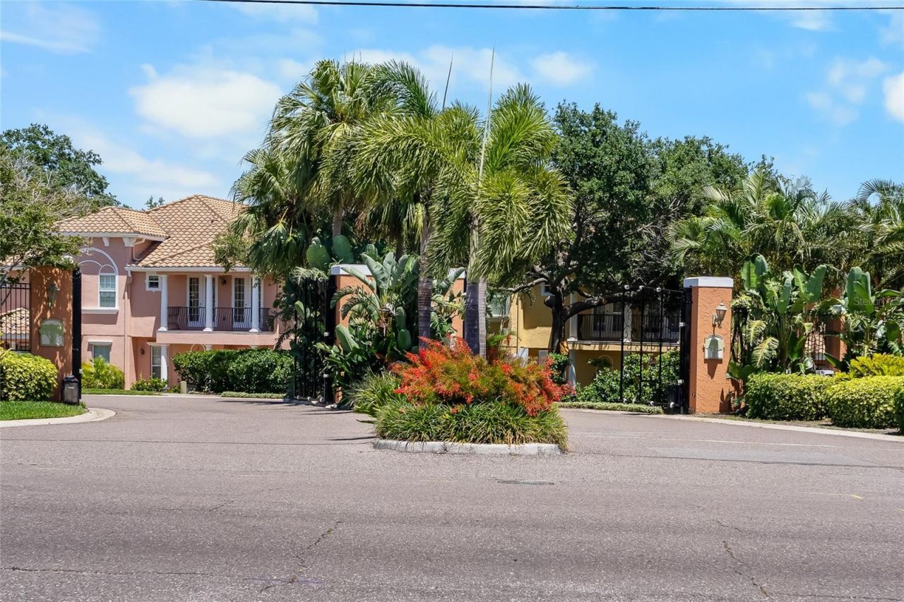 191 Banyan Bay Drive, Saint Petersburg, FL 33705 Photo