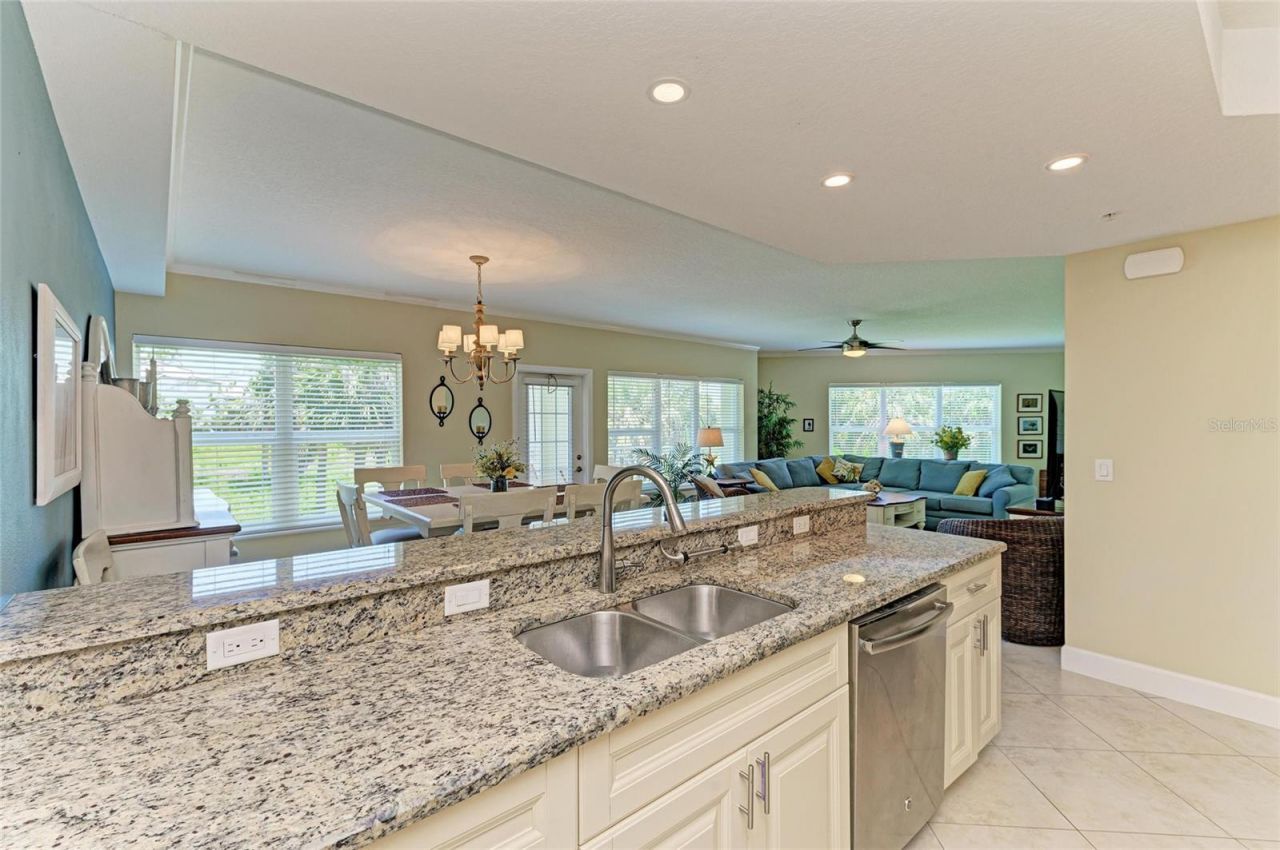 7820 34th Avenue W, Unit 102, Bradenton, FL 34209 Photo