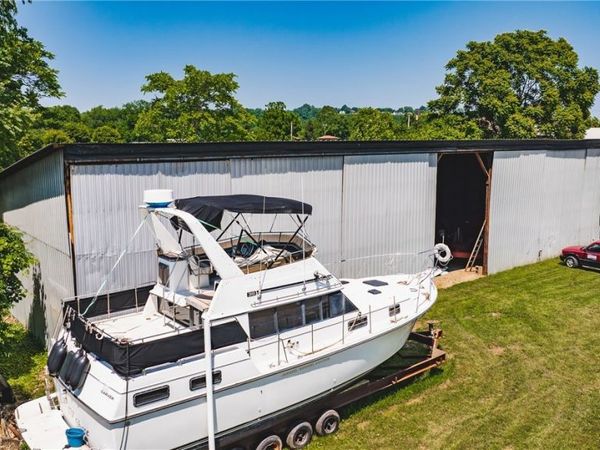 200 Dodge Avenue, Williamstown, WV 26187