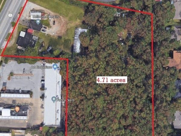 2950 College Avenue, Fayetteville, AR 72703