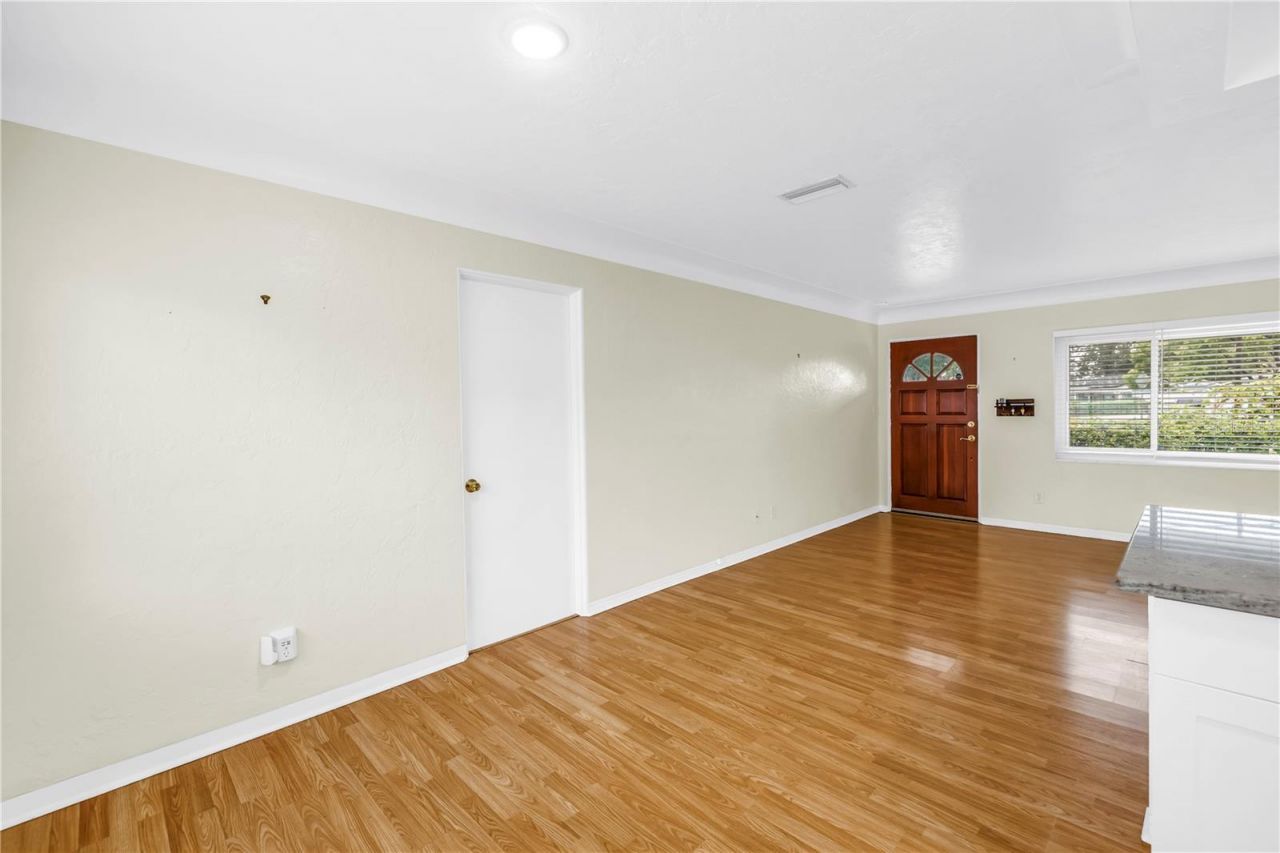 6195 28th Avenue N, Saint Petersburg, FL 33710 Photo