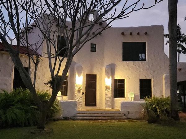 85 Deer Run, Miami Springs, FL 33166