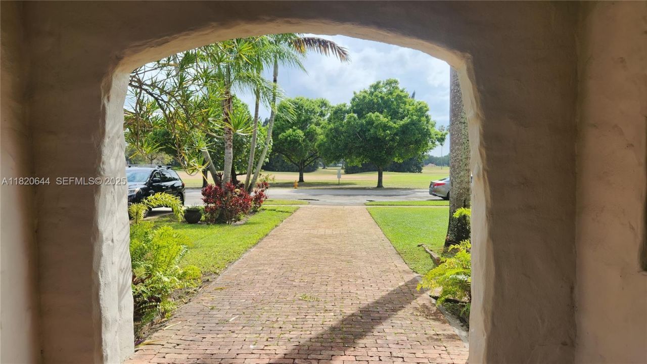 85 Deer Run, Miami Springs, FL 33166 Photo