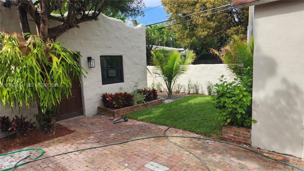 85 Deer Run, Miami Springs, FL 33166 Photo