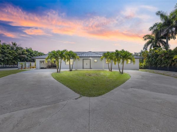 23421 SW 217th Ave, Homestead, FL 33031