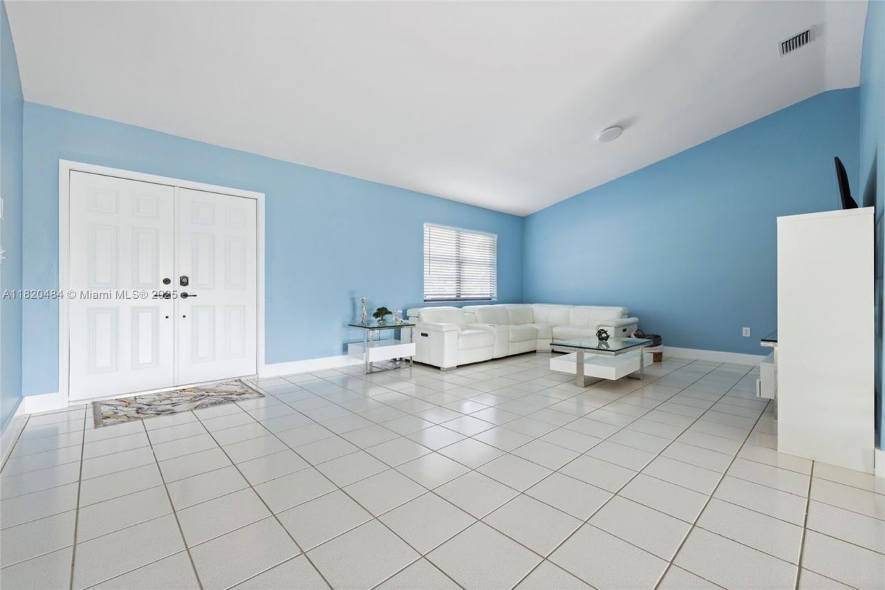 23421 SW 217th Ave, Homestead, FL 33031 Photo