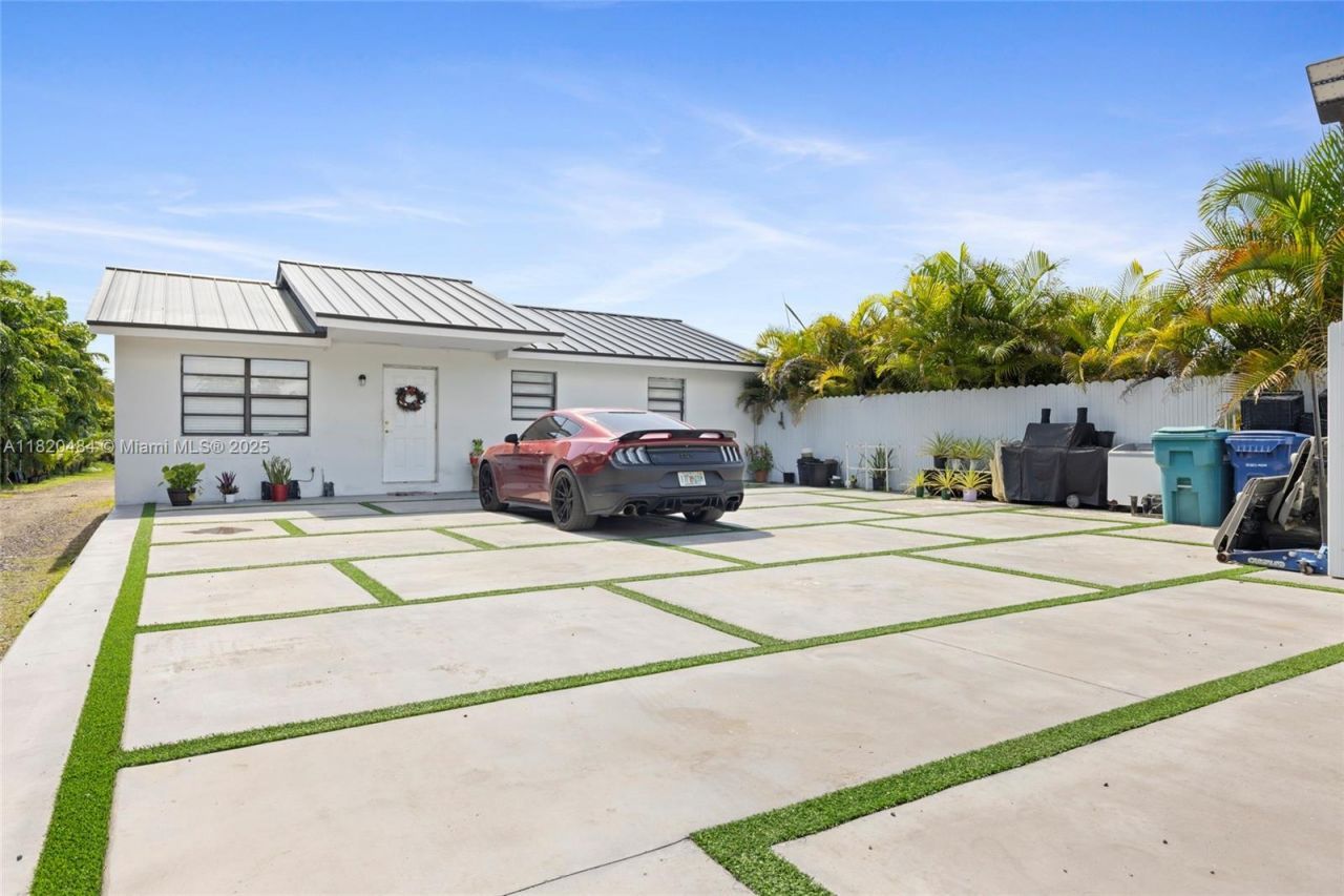 23421 SW 217th Ave, Homestead, FL 33031 Photo