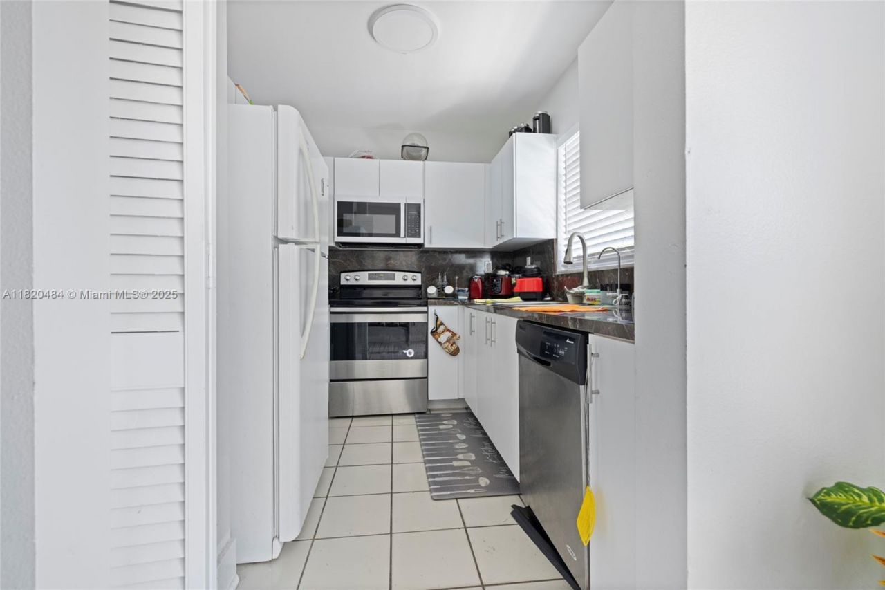 23421 SW 217th Ave, Homestead, FL 33031 Photo