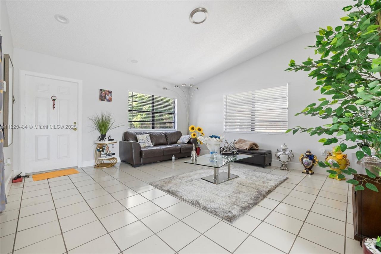 23421 SW 217th Ave, Homestead, FL 33031 Photo