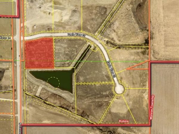 3351 Eagle View Court , Robins, IA 52328