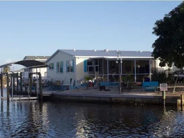 3140 BINNACLE LN, ST. JAMES CITY, FL 33956