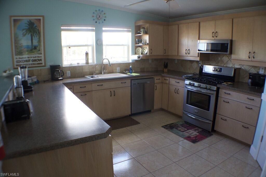 3140 Binnacle Ln, Saint James City, FL 33956 Photo