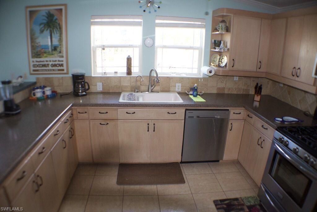 3140 Binnacle Ln, Saint James City, FL 33956 Photo