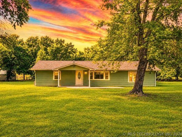 106 E Elk Road, Whitefield, OK 74472