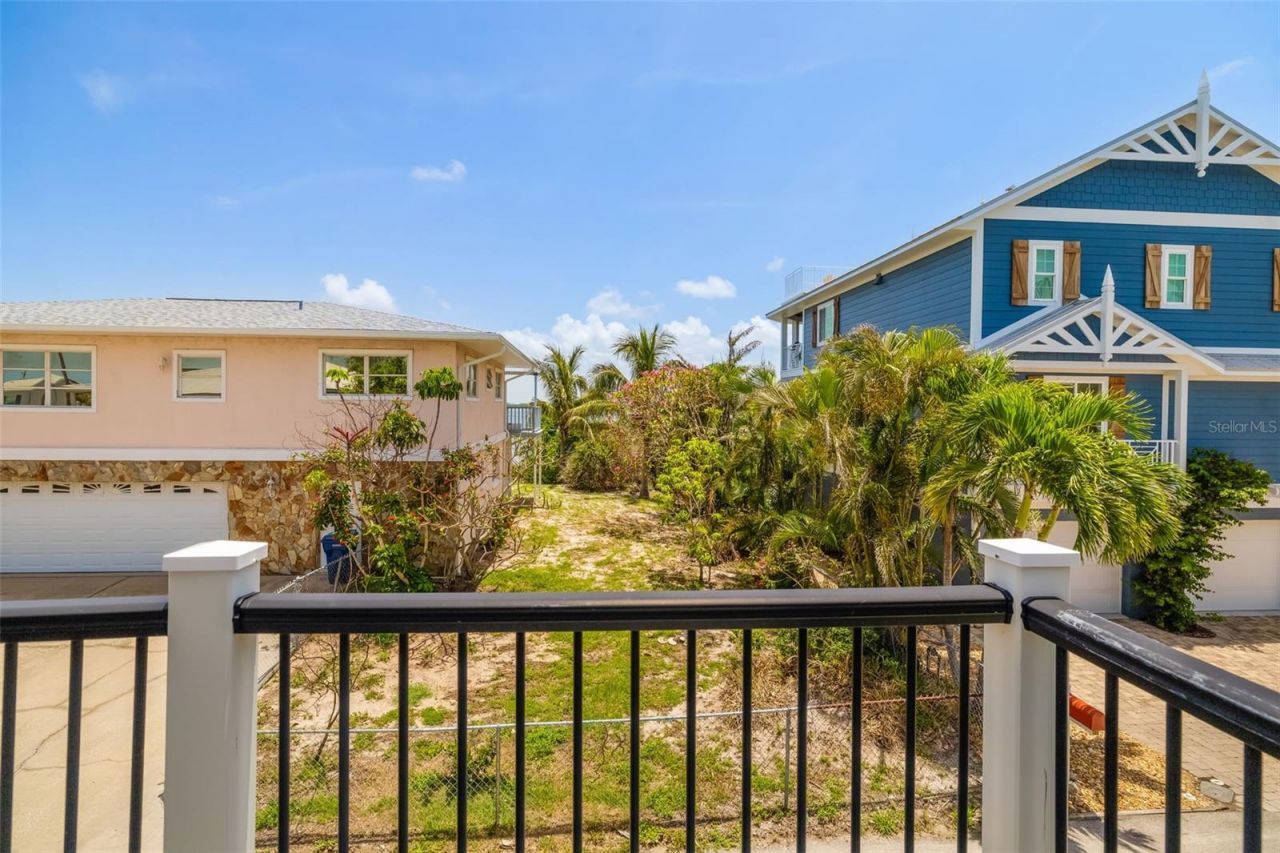 2513 Avenue B, Unit B, Bradenton Beach, FL 34217 Photo