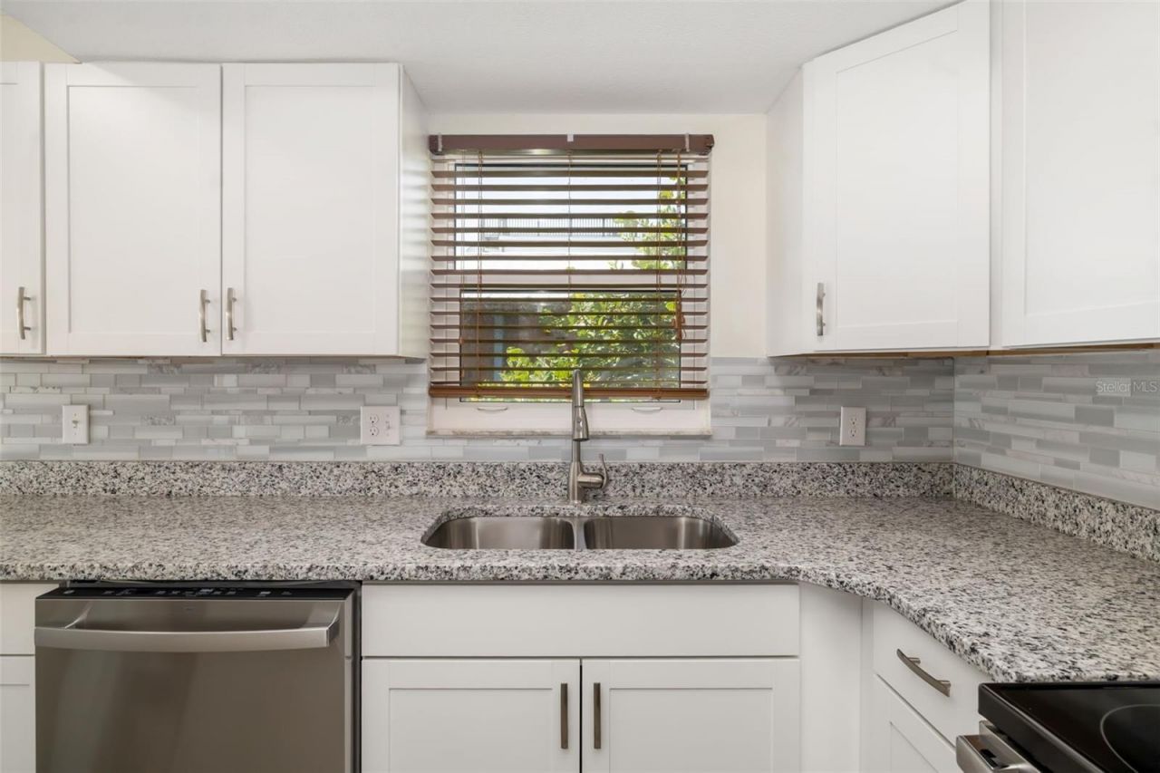 2513 Avenue B, Unit B, Bradenton Beach, FL 34217 Photo