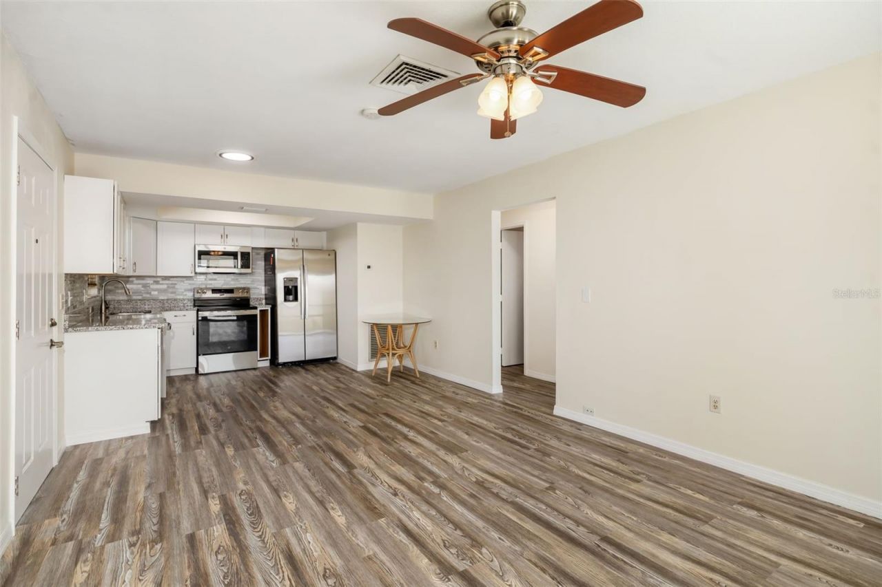 2513 Avenue B, Unit B, Bradenton Beach, FL 34217 Photo