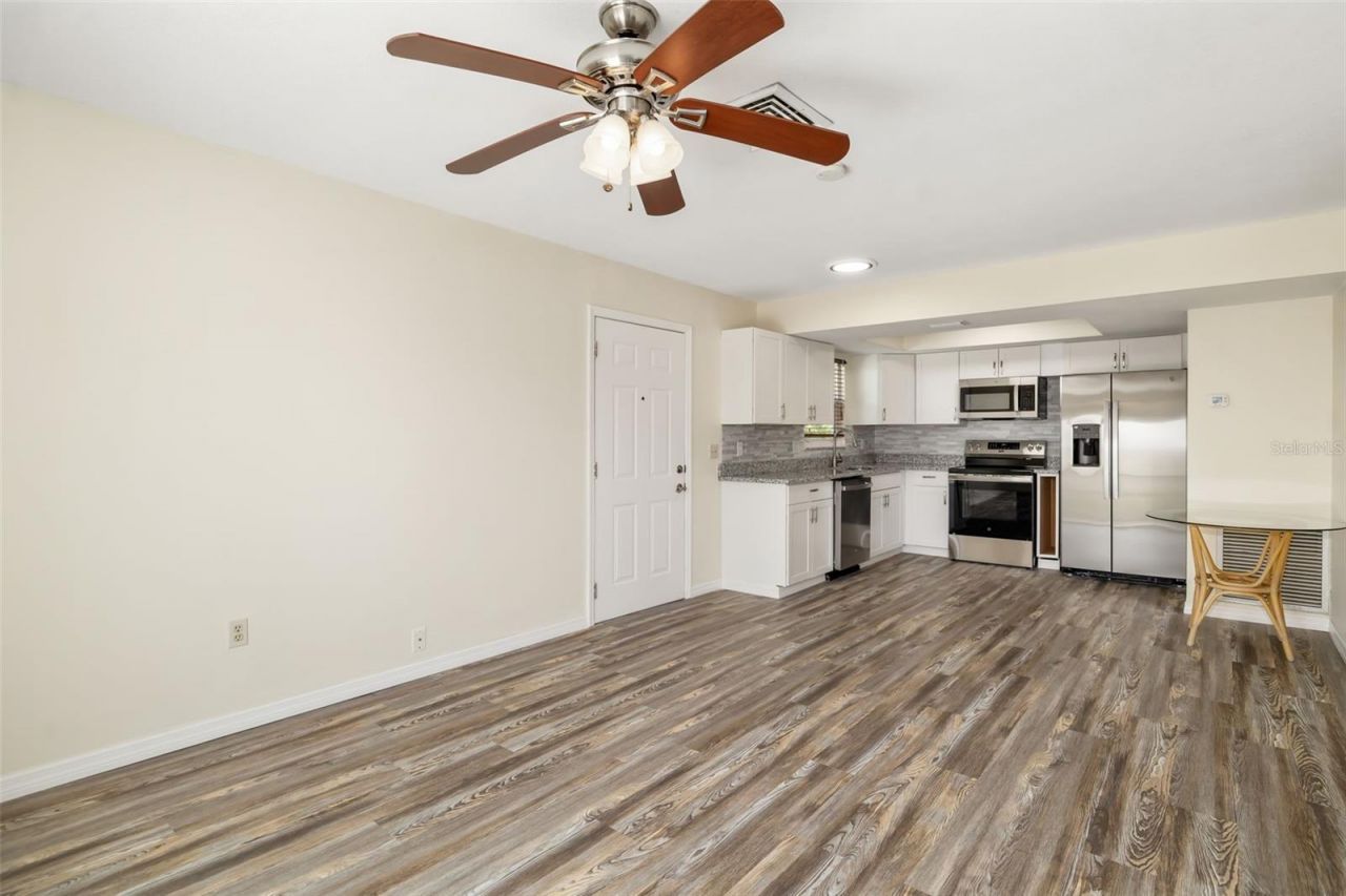 2513 Avenue B, Unit B, Bradenton Beach, FL 34217 Photo