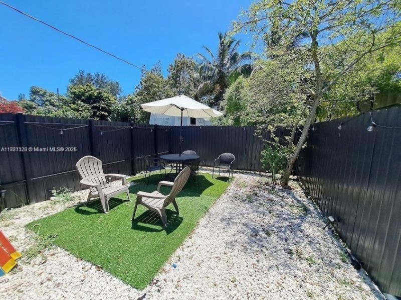 610 NW 111th St, Miami, FL 33168 Photo