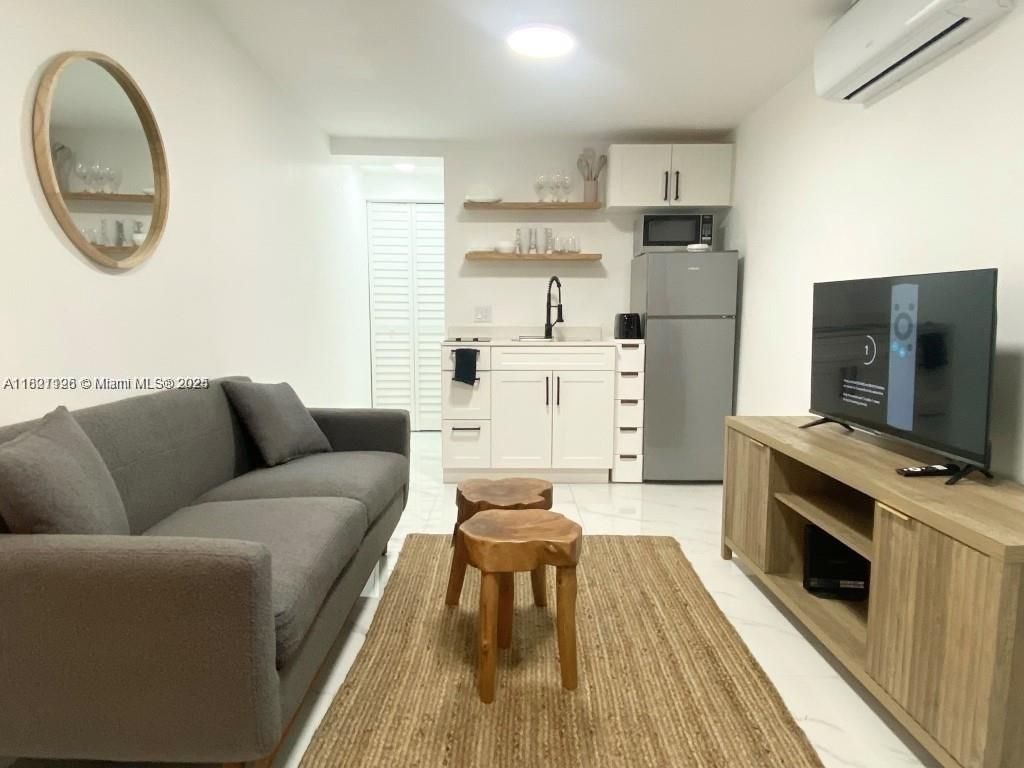 610 NW 111th St, Miami, FL 33168 Photo