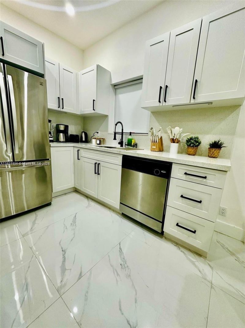 610 NW 111th St, Miami, FL 33168 Photo