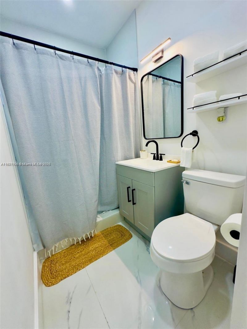 610 NW 111th St, Miami, FL 33168 Photo