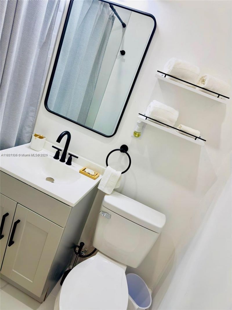 610 NW 111th St, Miami, FL 33168 Photo