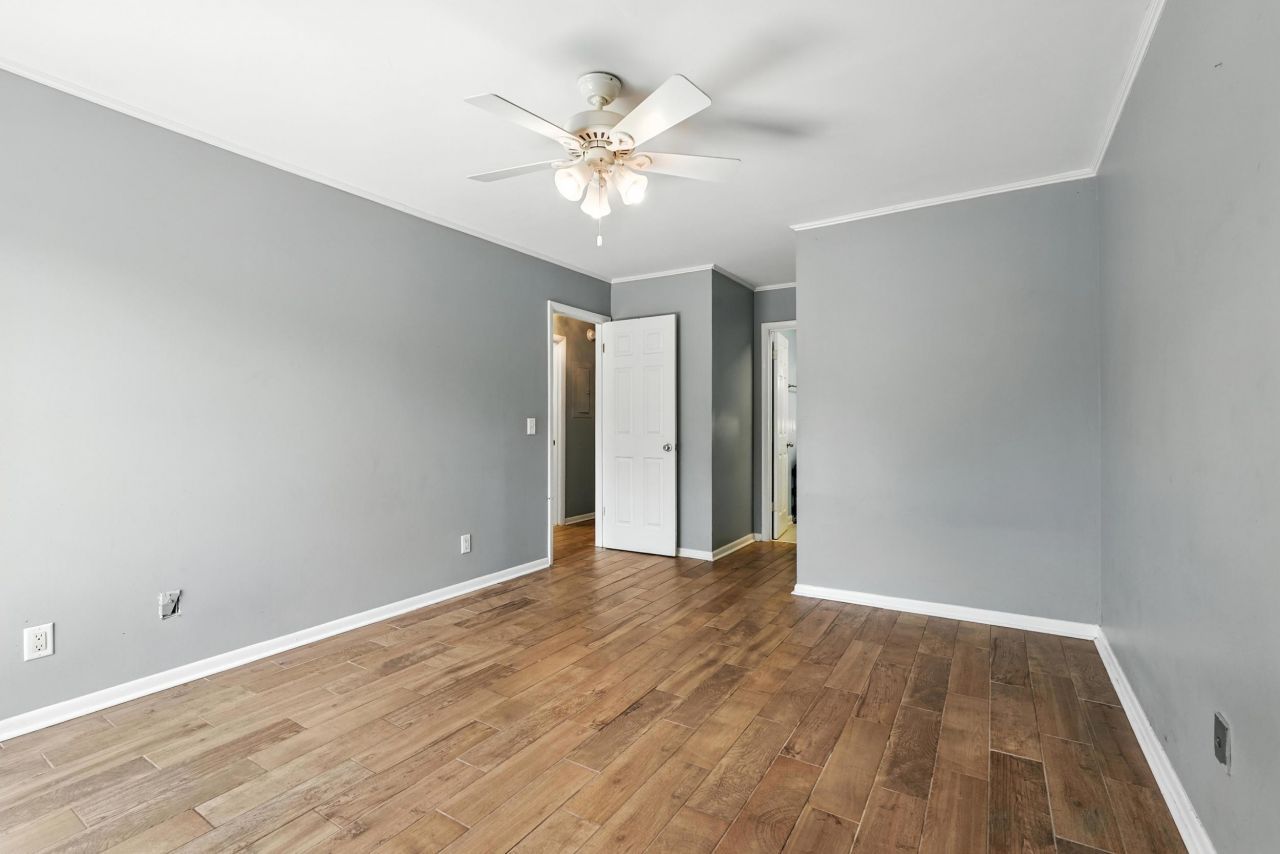 607 Greencastle Drive Photo 15