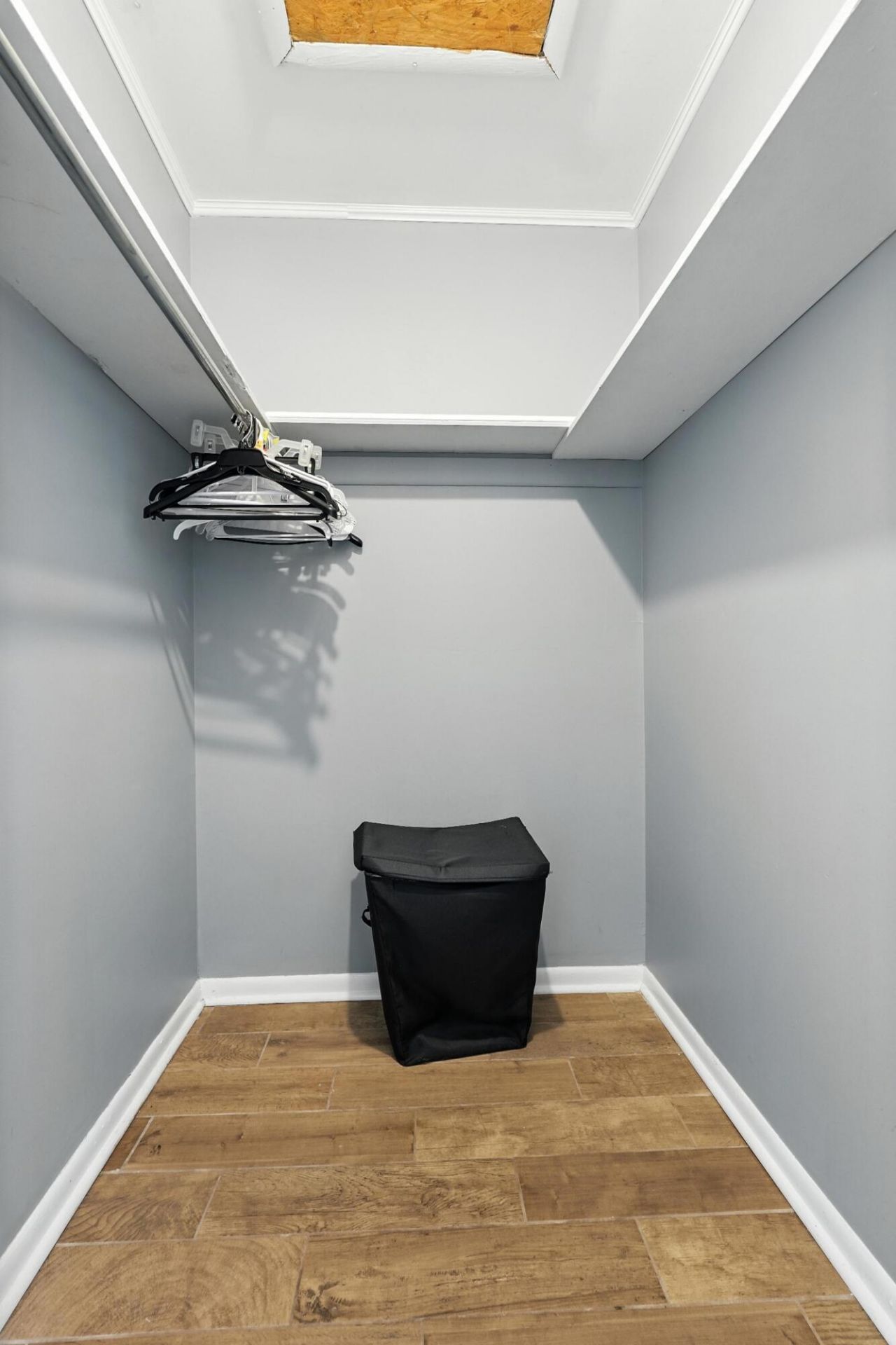 607 Greencastle Drive Photo 17