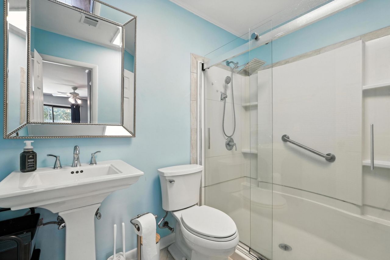 607 Greencastle Drive Photo 18