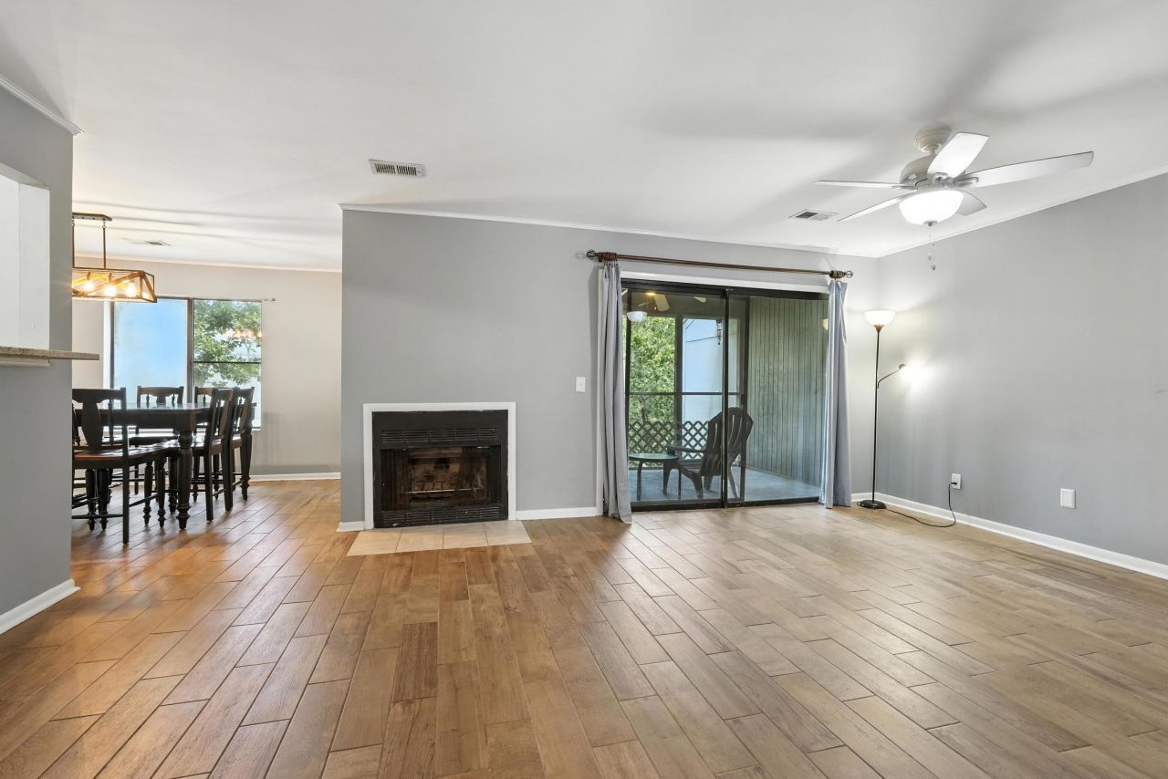 607 Greencastle Drive Photo 7