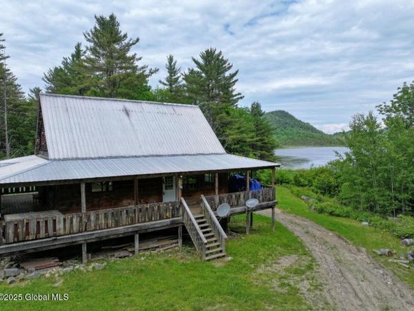 92 Riddle Road, Mineville, NY 12956