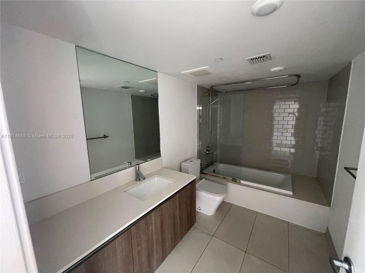 1025 92nd St, Unit 607, Bay Harbor Islands, FL 33154 Photo