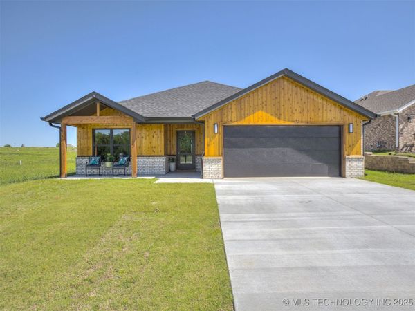 5908 Coldspring Lane, Bartlesville, OK 74006