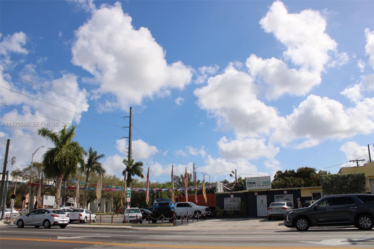 2045 E 4th Ave, Hialeah, FL 33010 Photo