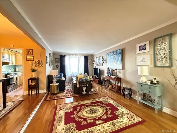 143-50 Hoover Avenue, Unit 302, Briarwood, NY 11435