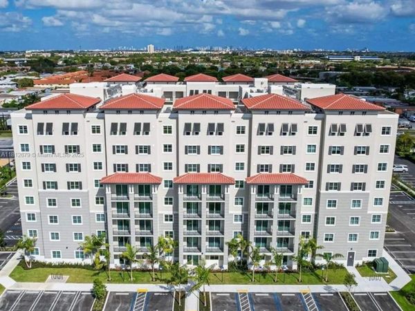 400 NW 112th Ave, Unit 718, Sweetwater, FL 33172