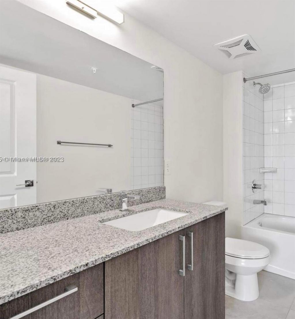 400 NW 112th Ave, Unit 718, Sweetwater, FL 33172 Photo