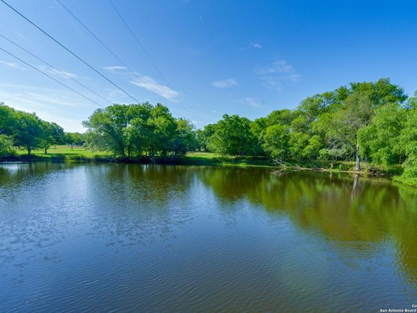 10745 ROSEMAR LN, Adkins, TX 78101