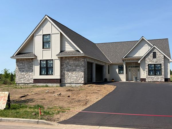 2475 Sydney Lane, Hudson, WI 54016