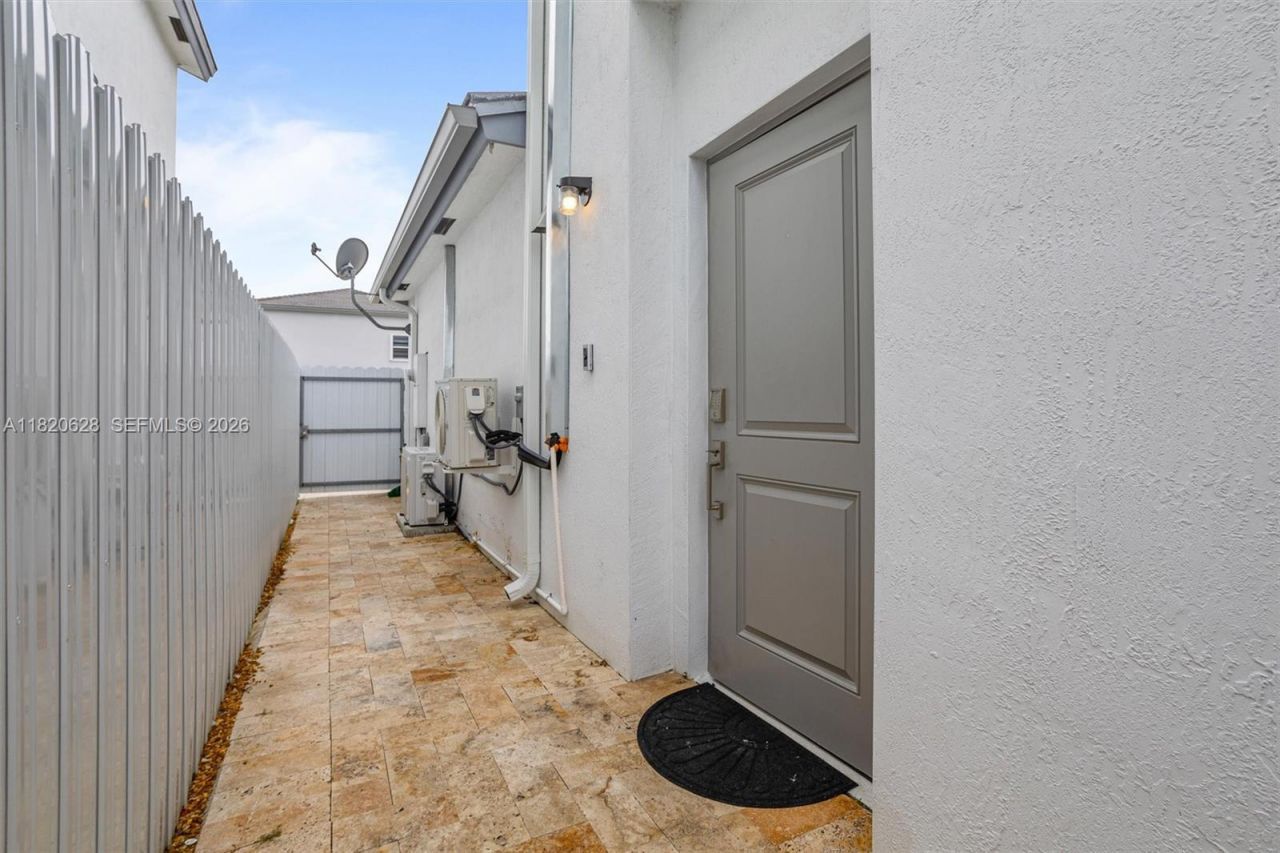 21205 SW 127th Ct, Miami, FL 33177 Photo