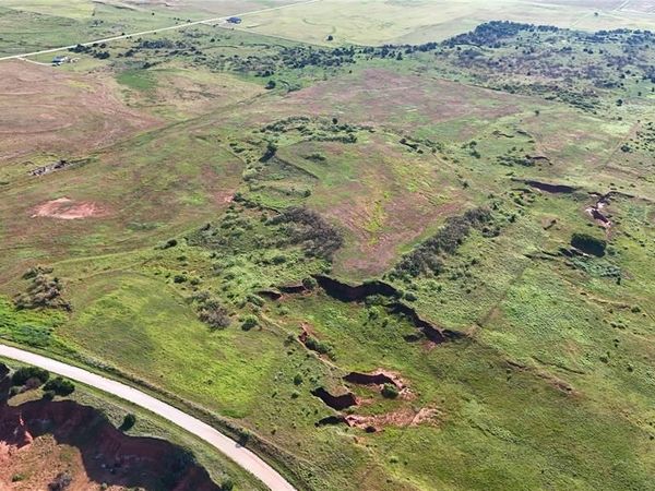 680 N N2600 Road, Unit E, Okeene, OK 73763