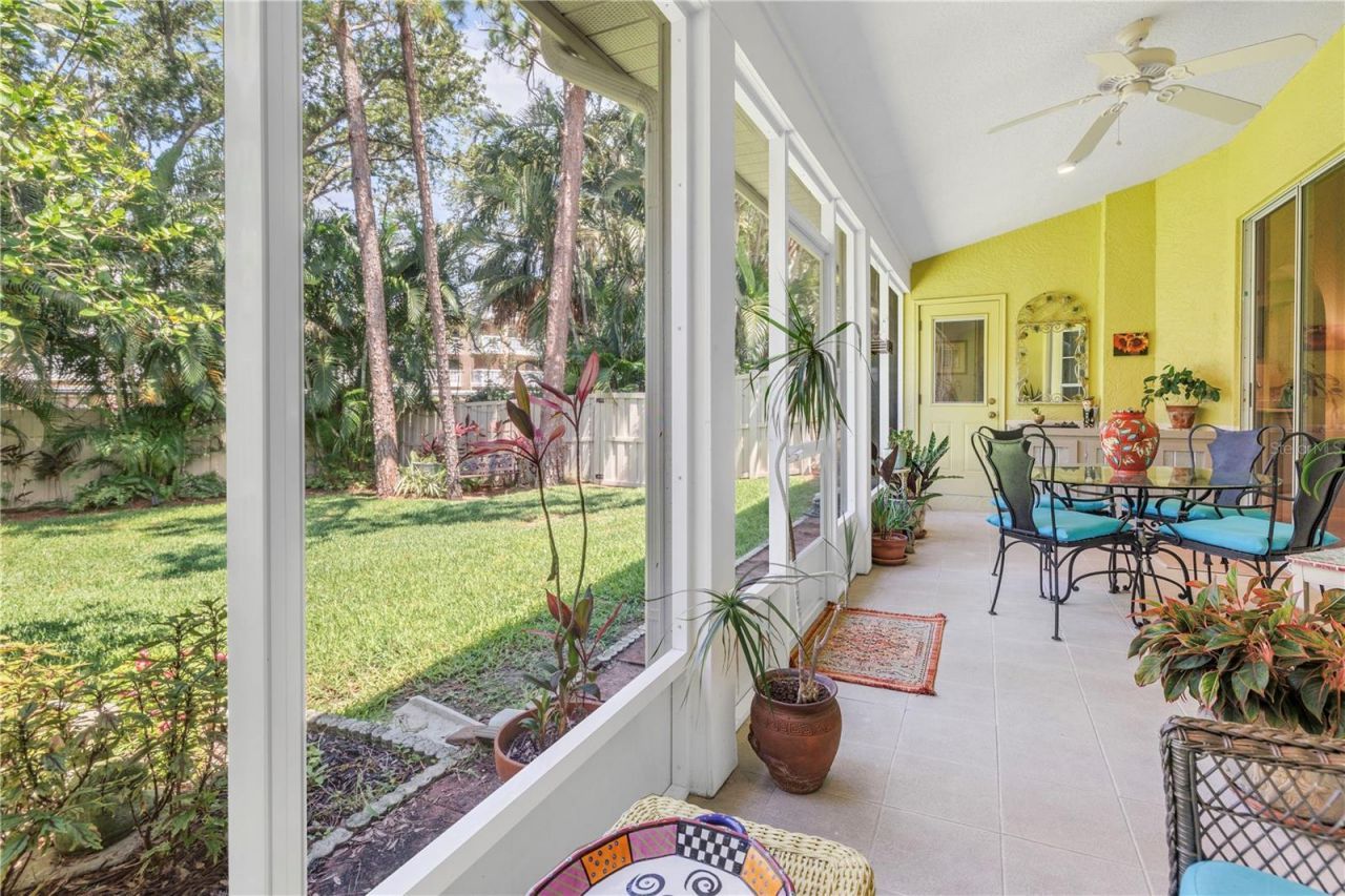 5090 White Pine Circle Ne, Saint Petersburg, FL 33702 Photo