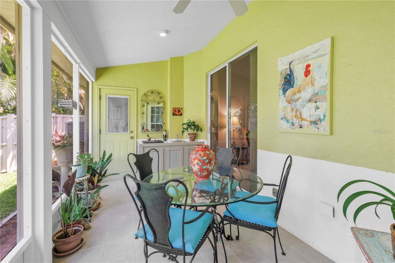 5090 White Pine Circle Ne, Saint Petersburg, FL 33702 Photo