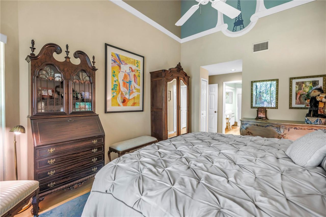 5090 White Pine Circle Ne, Saint Petersburg, FL 33702 Photo