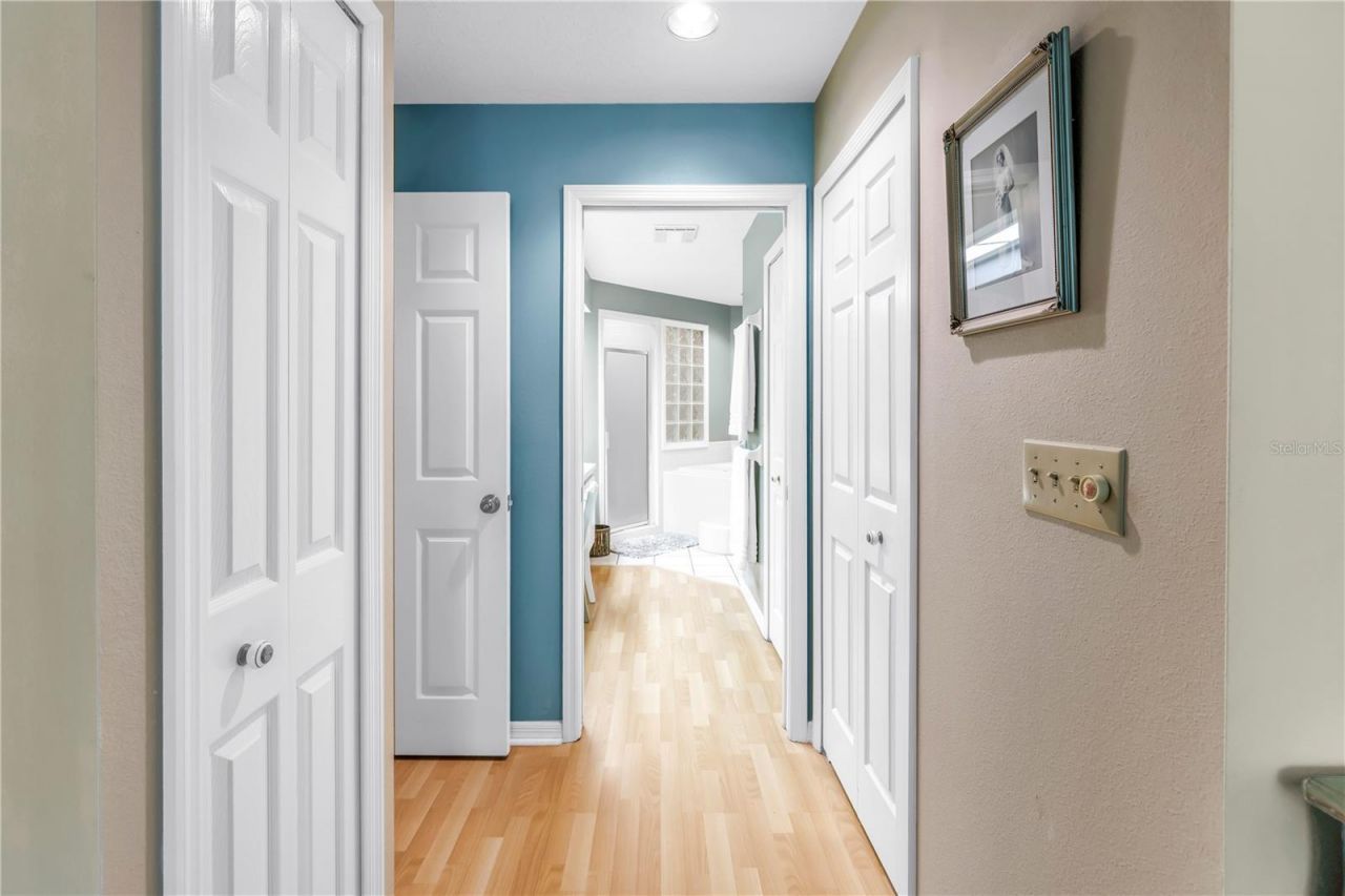 5090 White Pine Circle Ne, Saint Petersburg, FL 33702 Photo